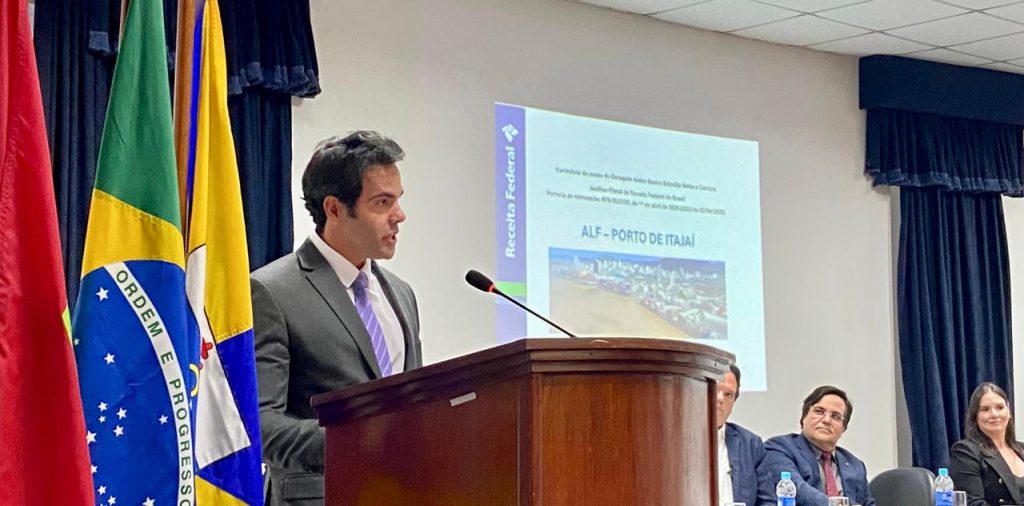 Novo delegado assume Alfândega da Receita Federal em Itajaí com foco em combate a crimes aduaneiros