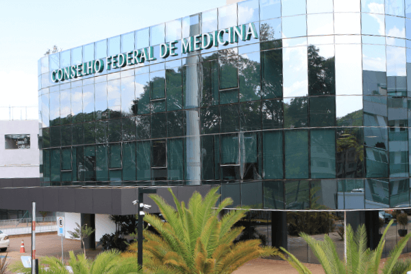 CFM solicita imediata revogação de ato da ANVISA que autoriza a prescrição de antibióticos por enfermeiros