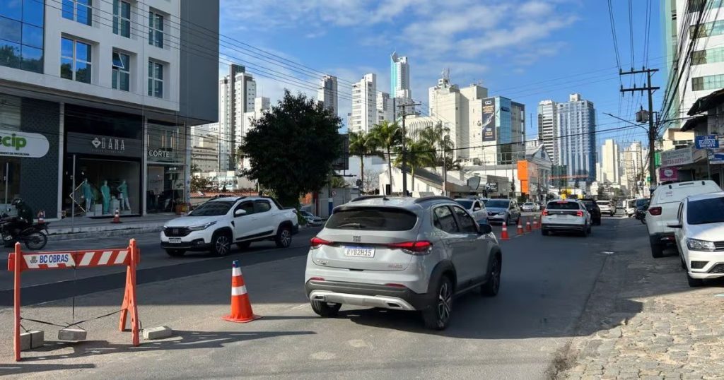 Fim da via reversa? Prefeitura deve seguir com opção alternativa até conclusão de obras no trecho