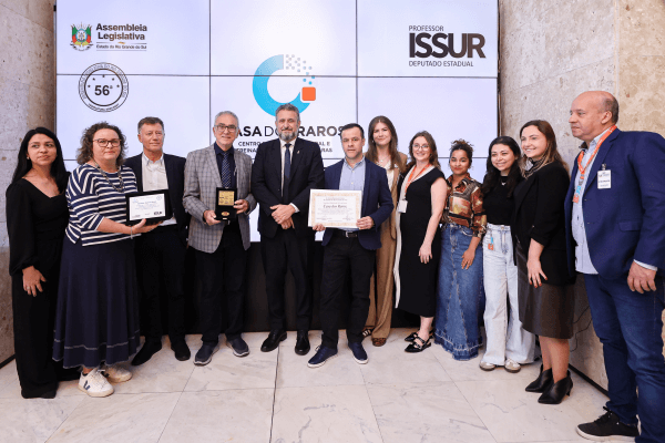 Casa dos Raros é homenageada na Assembleia Legislativa do RS