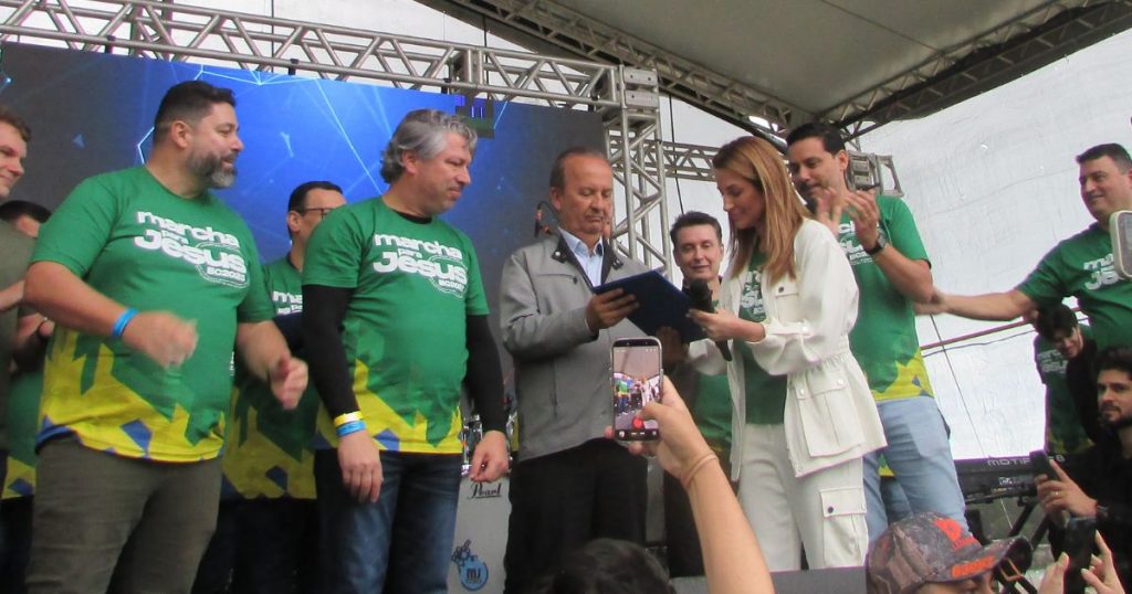 Marcha para Jesus se torna Patrimônio Cultural de BC; lei foi sancionada durante o evento