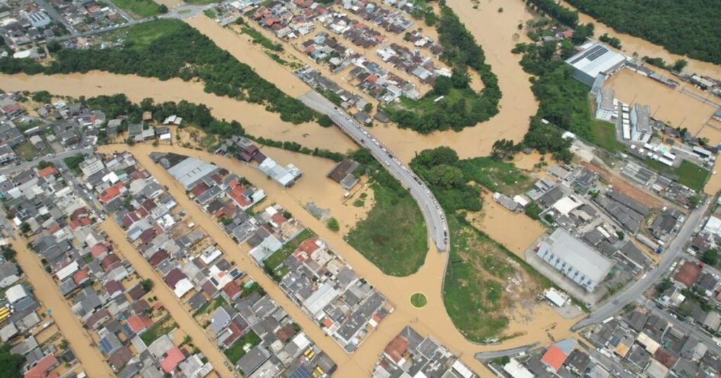 Dragagem do Rio Itajaí-Mirim com investimento inicial de R$ 11 milhões deve começar nos próximos dias
