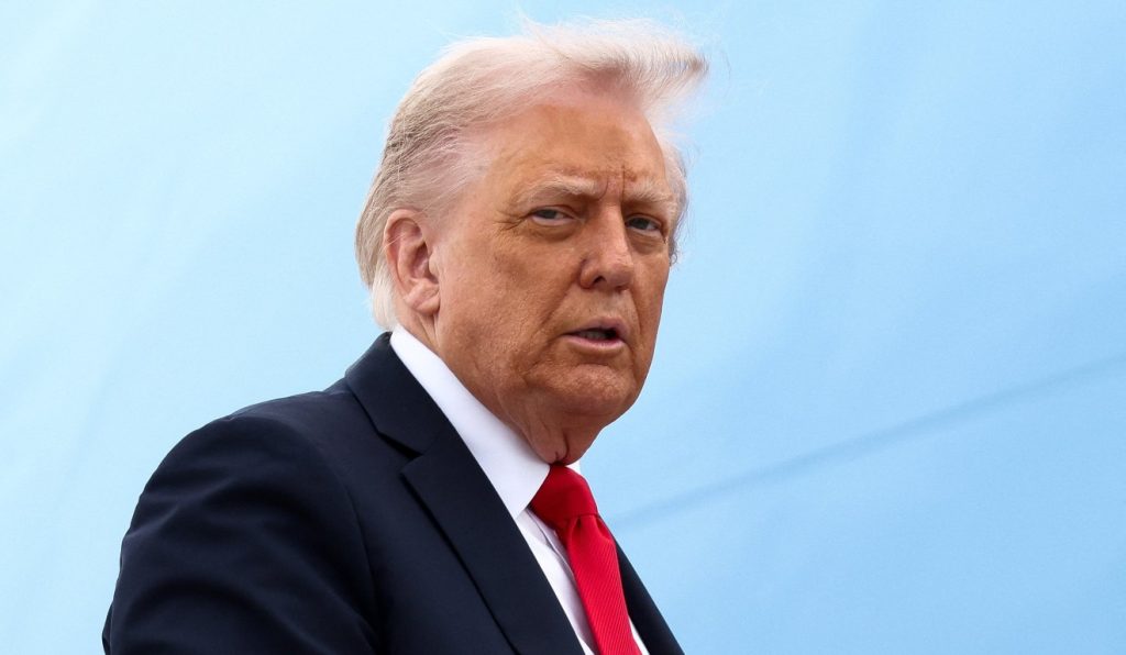 Senadores dos EUA apresentam projeto para derrubar tarifaço de Trump sobre o Brasil