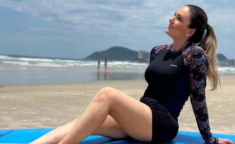 Camila Galetti encontra no surfe inspiração para vencer limites e resgatar a autoestima