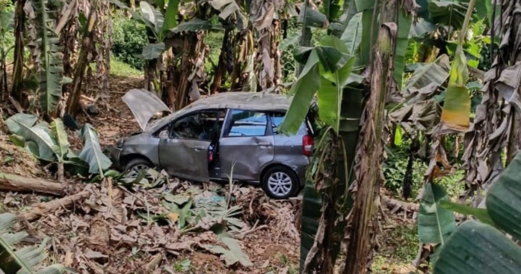 Capotamento deixa criança gravemente ferida em Indaial