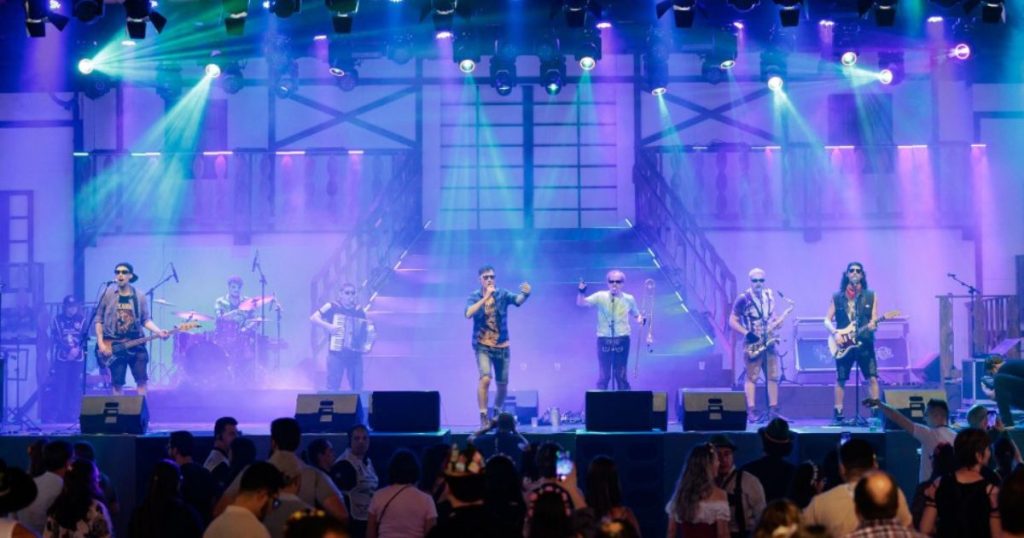Primeira sexta-feira da Oktoberfest Blumenau tem noite Argentina; confira a programação