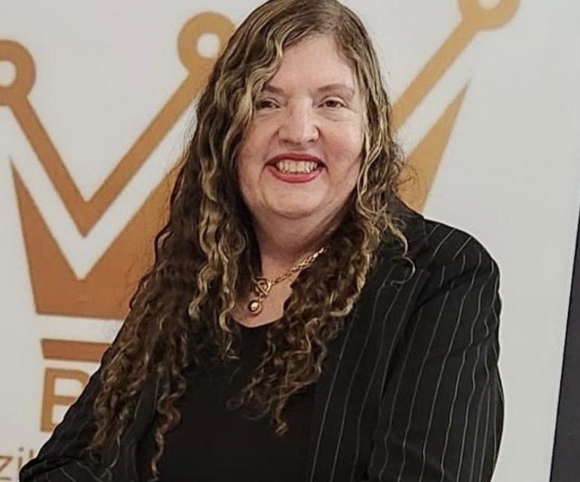 Barbara Leite festeja 25 anos de carreira no exterior e comemora a marca no Brasil