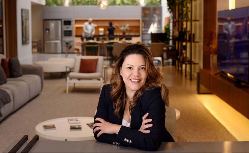 Evilyn Ribeiro transforma legado familiar e reposiciona a Evy Lyne Premium no segmento moveleiro de luxo