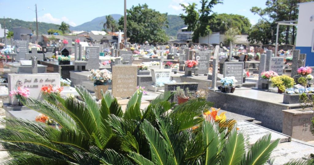 Cemitério da Barra tem horário estendido no fim de semana de Finados em Balneário Camboriú