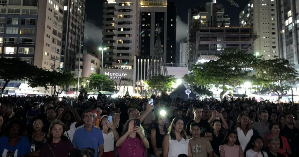 “Para que as famílias possam vivenciar uma noite mágica”, afirma Juliana Pavan na abertura do Viva o Natal BC 2025