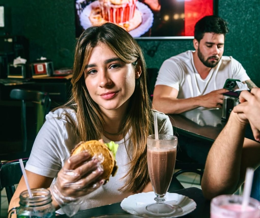 Barney’s Burger lança Super Semana de Promoções com diversos produtos