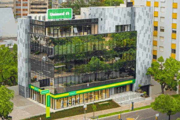 Unimed Porto Alegre é reconhecida com os prêmios Top Ser Humano e Top Cidadania 2025 — Setor Saúde